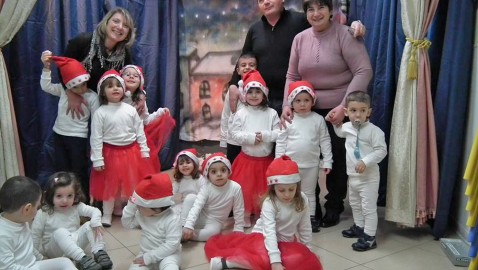 “Menicuccio e Stellina”. Piccola storia natalizia recitata dai bambini della scuola per l’infanzia “La casa di Mary Poppins”.